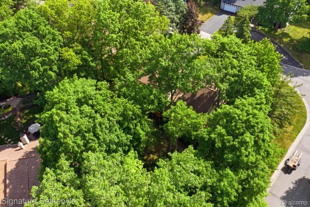 3215 Woodview Lake Road, West Bloomfield Charter Township, MI 48323