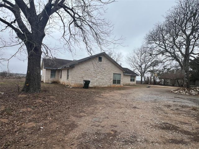 1448 Private Road 6013, Giddings, TX 78942