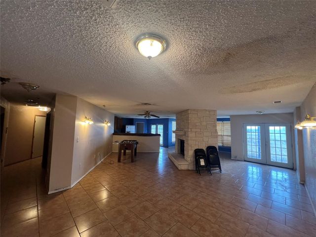 1448 Private Road 6013, Giddings, TX 78942