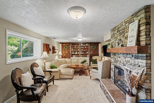 1423 35th Av NW, Salem, OR 97304