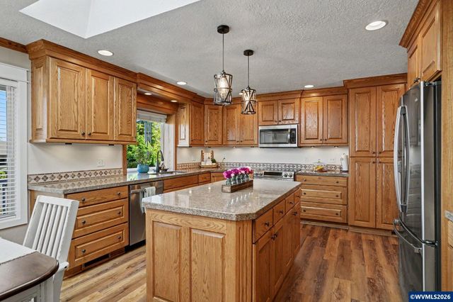 1423 35th Av NW, Salem, OR 97304