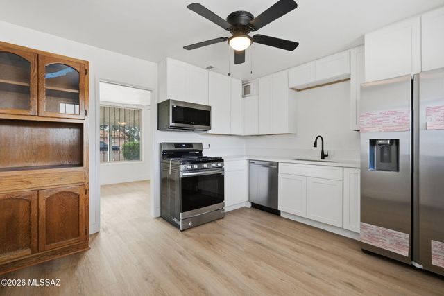 950 W Calle Evelina, Tucson, AZ 85706