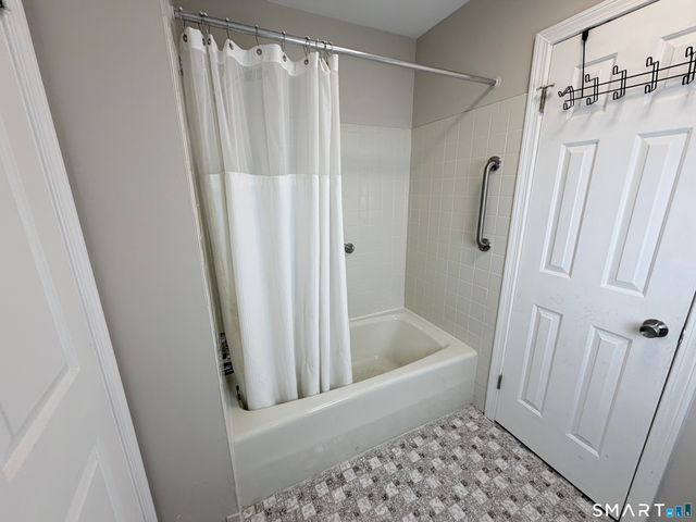 43 Southwind Lane 43, Milford, CT 06460