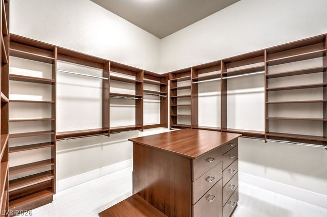 16 Pine Hollow Drive, Henderson, NV 89052