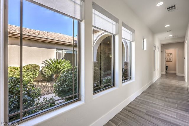 16 Pine Hollow Drive, Henderson, NV 89052