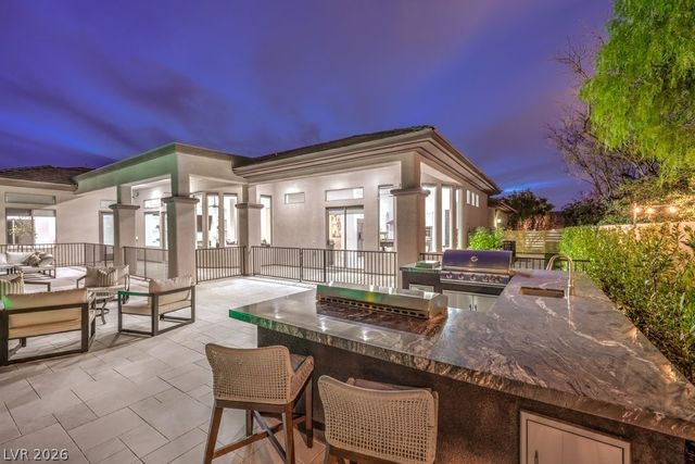 16 Pine Hollow Drive, Henderson, NV 89052