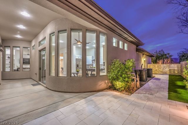 16 Pine Hollow Drive, Henderson, NV 89052