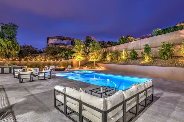 16 Pine Hollow Drive, Henderson, NV 89052