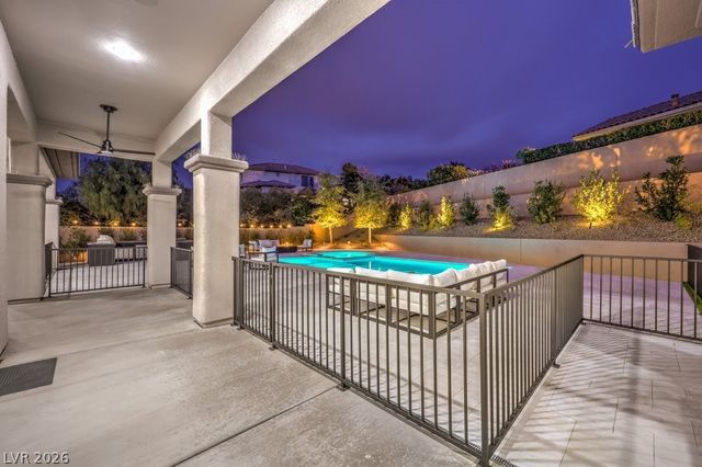 16 Pine Hollow Drive, Henderson, NV 89052