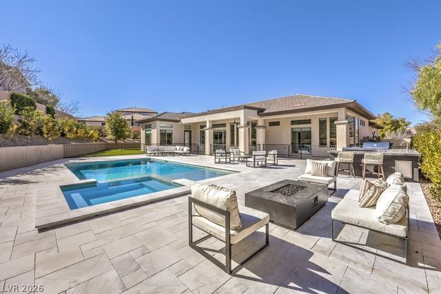 16 Pine Hollow Drive, Henderson, NV 89052