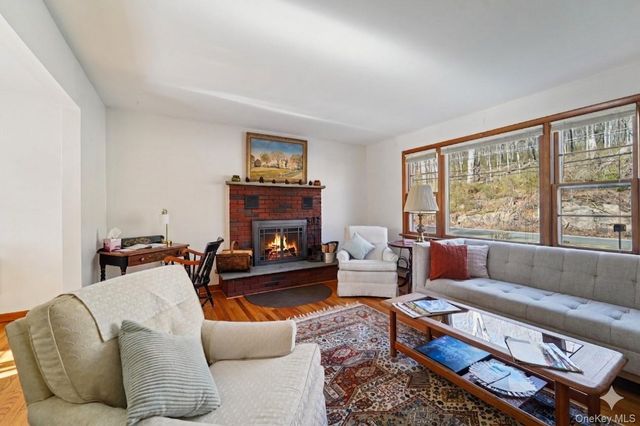 154 Old State Road, Highland Falls, NY 10928