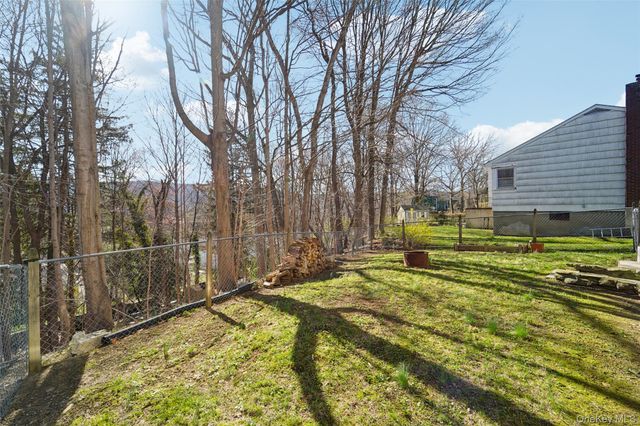 154 Old State Road, Highland Falls, NY 10928