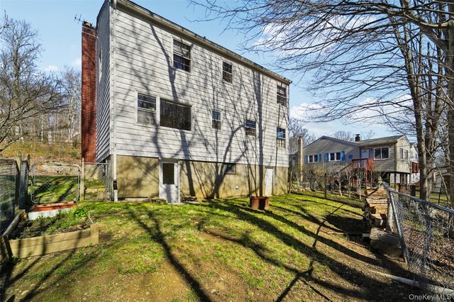 154 Old State Road, Highland Falls, NY 10928