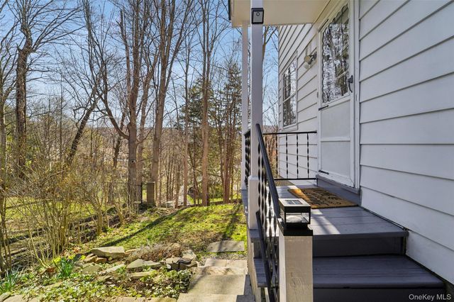 154 Old State Road, Highland Falls, NY 10928