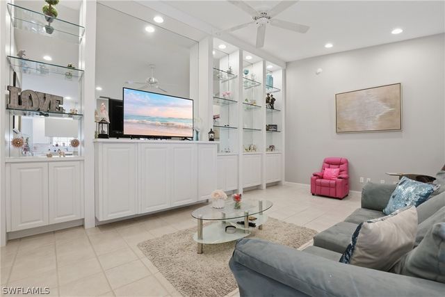 4198 Los Altos CT, Naples, FL 34109