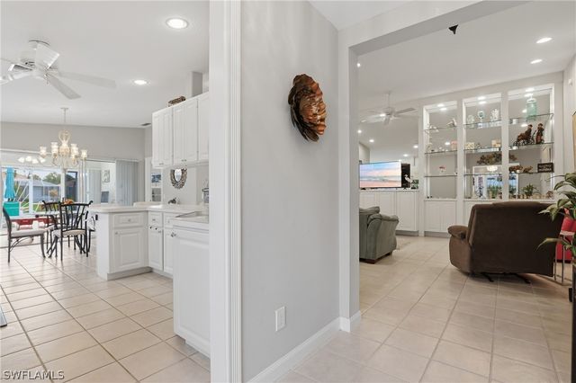 4198 Los Altos CT, Naples, FL 34109