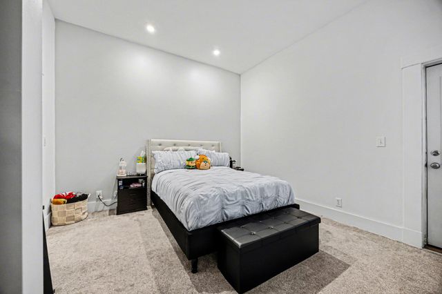 326 W 8th Street, Covington, KY 41011