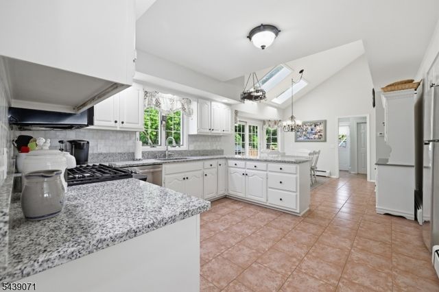 46 Glen Ridge Dr, Washington Twp., NJ 07853