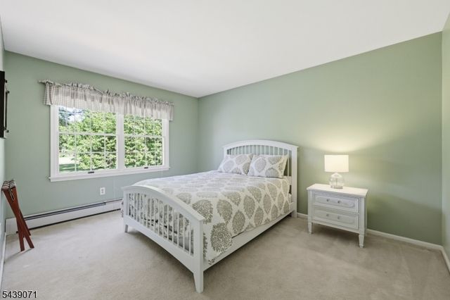 46 Glen Ridge Dr, Washington Twp., NJ 07853