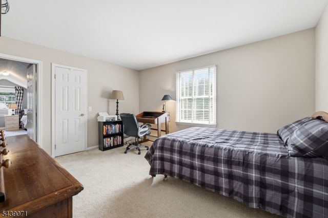 46 Glen Ridge Dr, Washington Twp., NJ 07853
