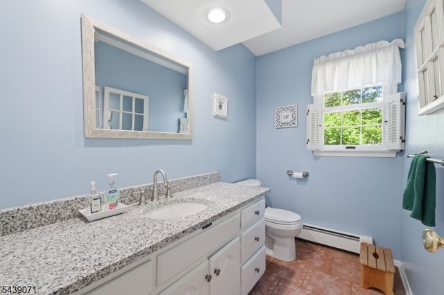 46 Glen Ridge Dr, Washington Twp., NJ 07853
