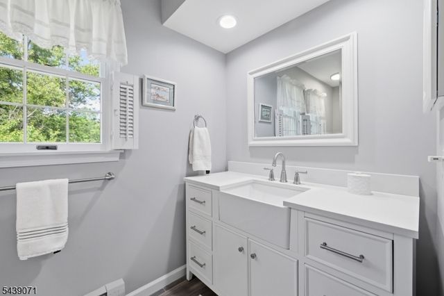46 Glen Ridge Dr, Washington Twp., NJ 07853