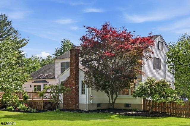 46 Glen Ridge Dr, Washington Twp., NJ 07853