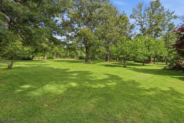 46 Glen Ridge Dr, Washington Twp., NJ 07853