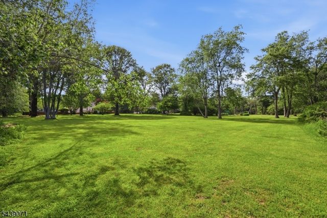 46 Glen Ridge Dr, Washington Twp., NJ 07853