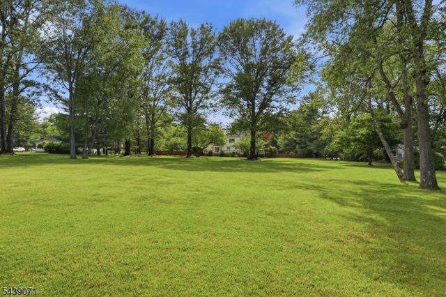 46 Glen Ridge Dr, Washington Twp., NJ 07853
