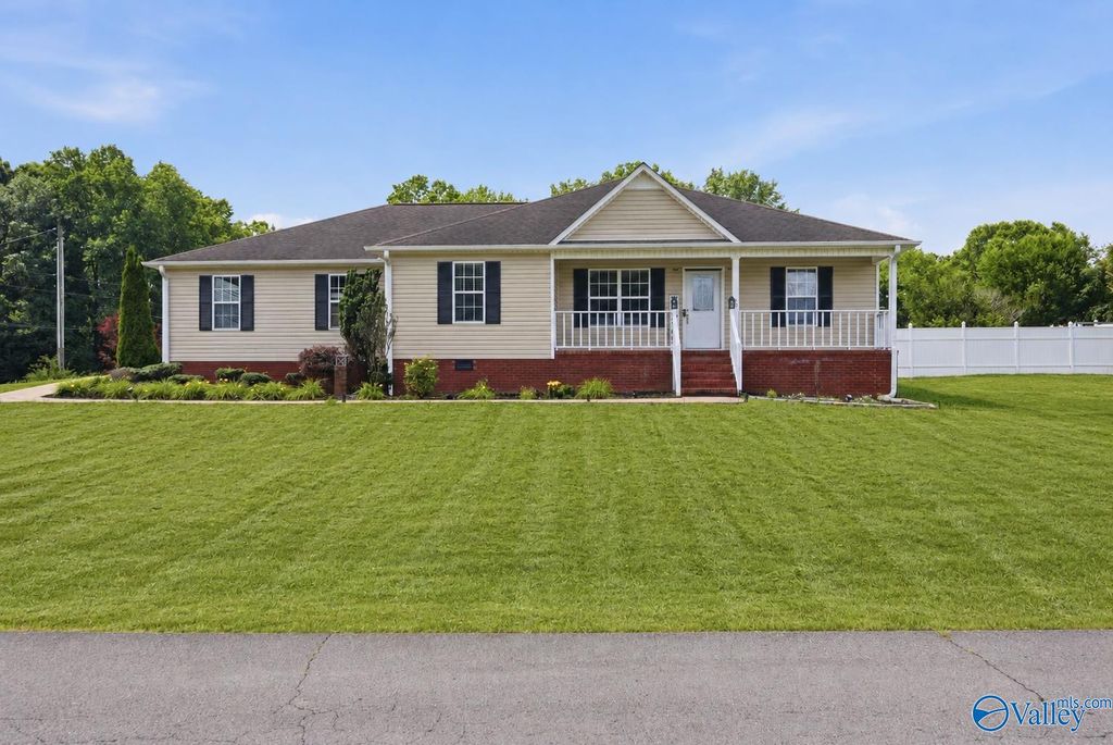 40 Temple Crossing, Arab, AL 35016