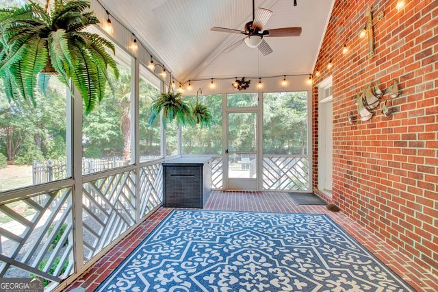 110 Turnberry Circle, Fayetteville, GA 30215