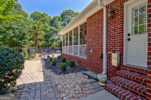 110 Turnberry Circle, Fayetteville, GA 30215