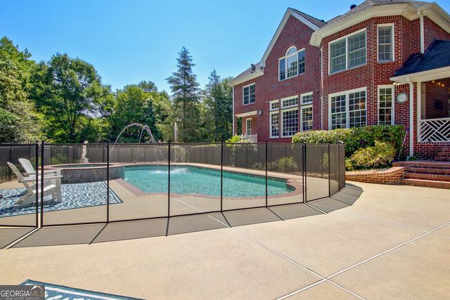 110 Turnberry Circle, Fayetteville, GA 30215