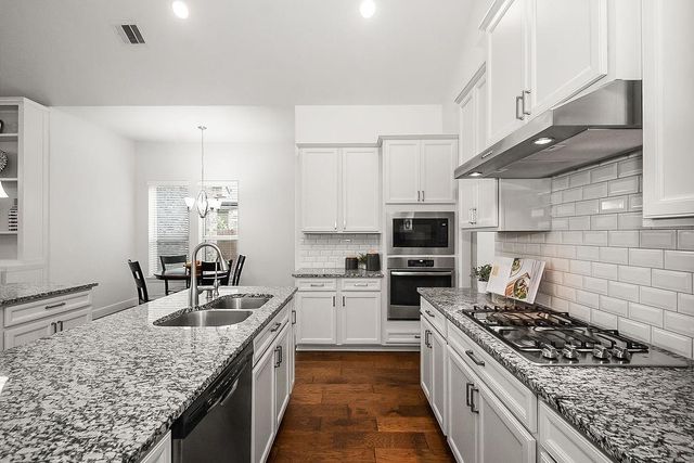 10327 Mayberry Heights Drive, Cypress, TX 77433