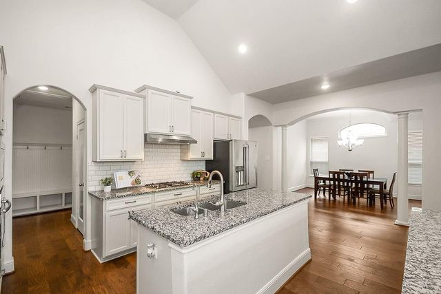 10327 Mayberry Heights Drive, Cypress, TX 77433