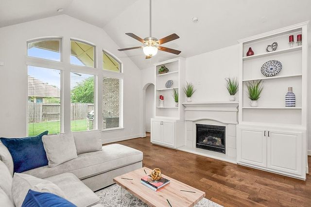 10327 Mayberry Heights Drive, Cypress, TX 77433