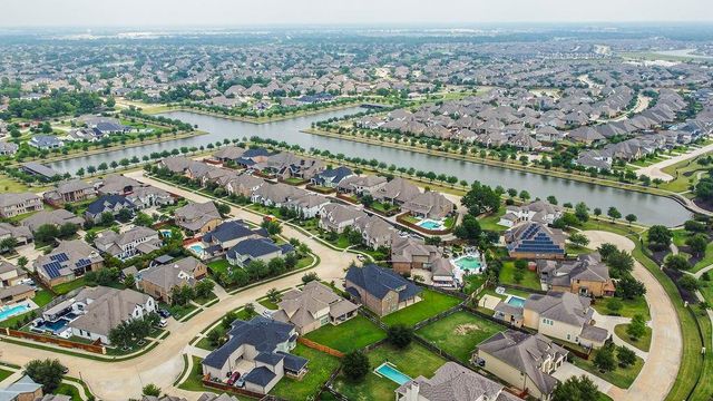 10327 Mayberry Heights Drive, Cypress, TX 77433