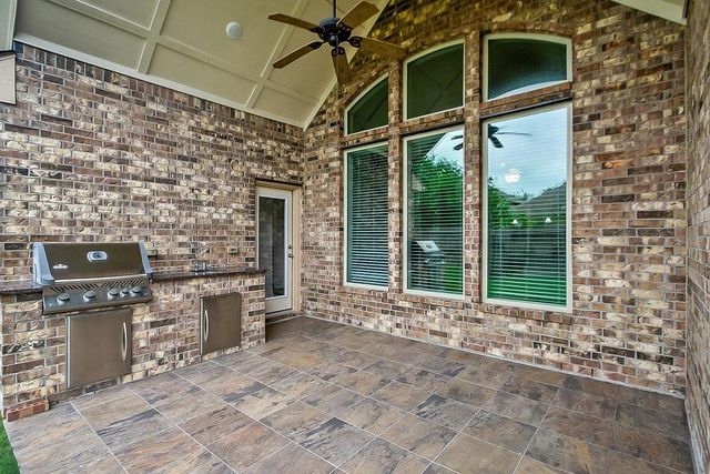 10327 Mayberry Heights Drive, Cypress, TX 77433