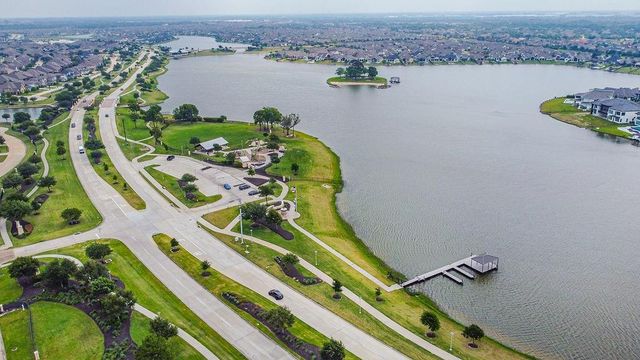 10327 Mayberry Heights Drive, Cypress, TX 77433