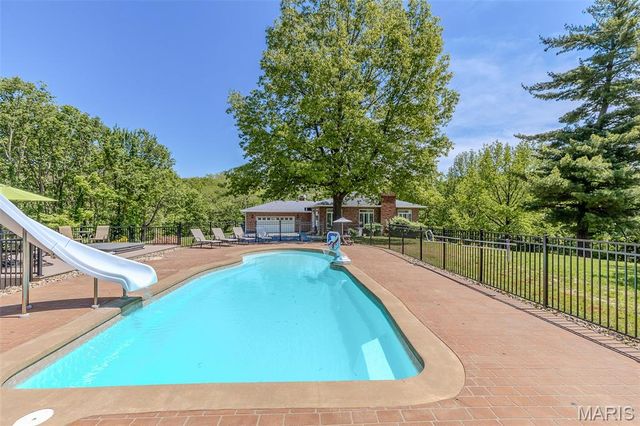 4 Valley, Carlinville, IL 62626