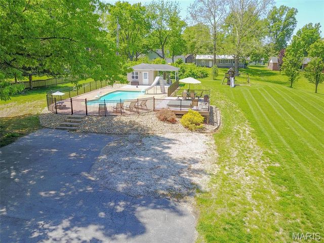 4 Valley, Carlinville, IL 62626