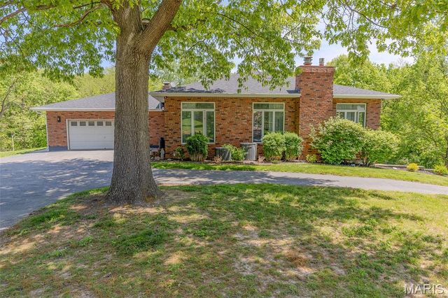 4 Valley, Carlinville, IL 62626