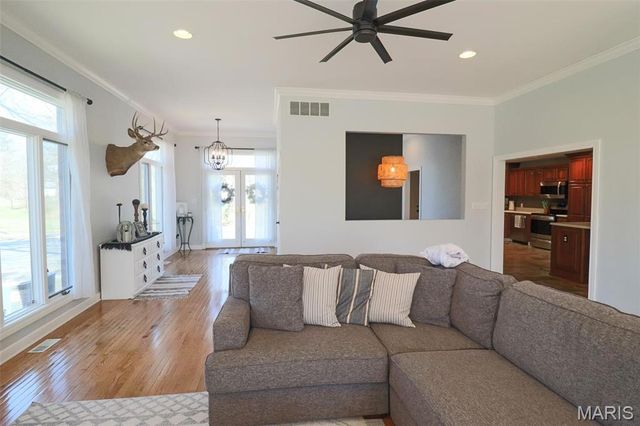 4 Valley, Carlinville, IL 62626