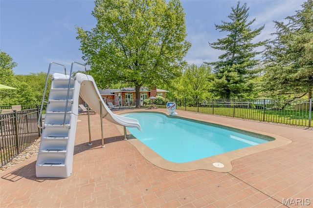 4 Valley, Carlinville, IL 62626