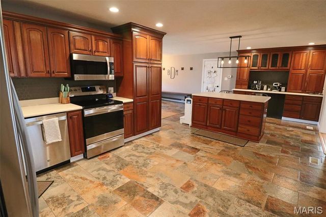 4 Valley, Carlinville, IL 62626