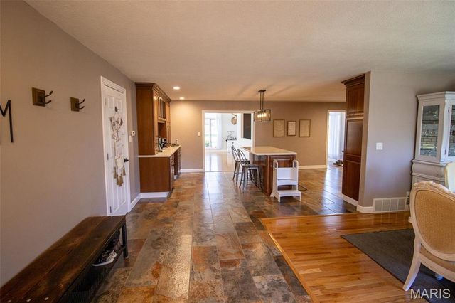 4 Valley, Carlinville, IL 62626