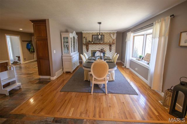 4 Valley, Carlinville, IL 62626