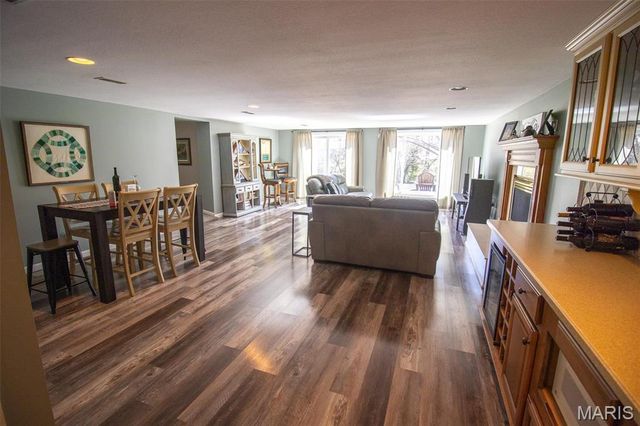 4 Valley, Carlinville, IL 62626