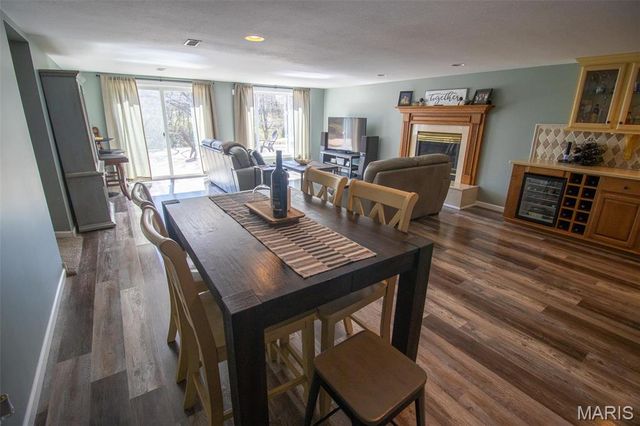 4 Valley, Carlinville, IL 62626